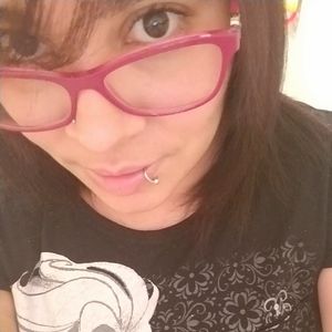 Meet your Posher, Damaris